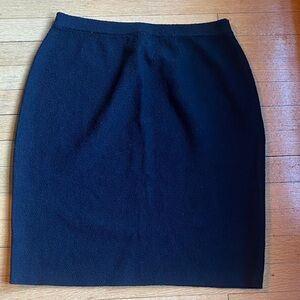 St. John Santana knit black a line skirt Sz 10